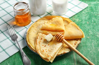 Lezzetli gözleme ile plaka  