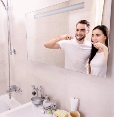 jong koppel, tanden poetsen