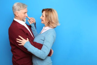 Mutlu yaşlı çift.  