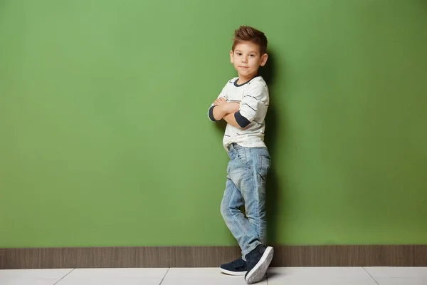 Aranyos divatos fiú — Stock Fotó