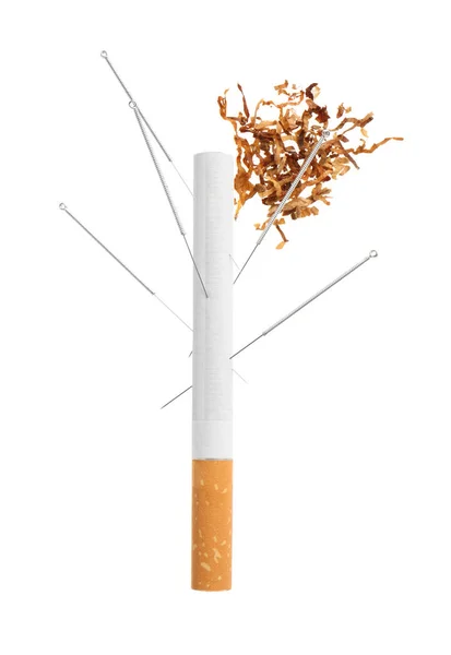 Cigareta s jehlami a tabák — Stock fotografie