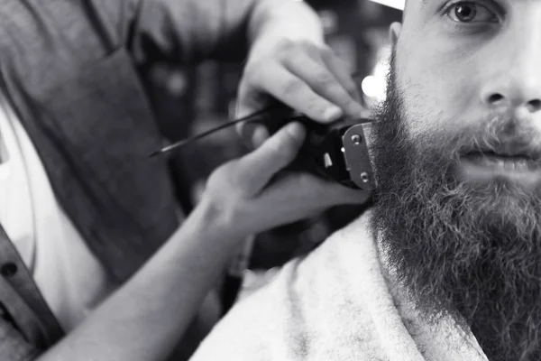 Young man at barbershop — Stock Photo, Image