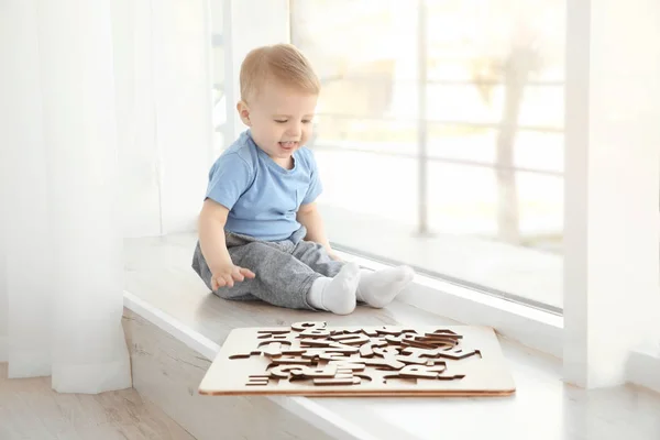 Criança pequena bonito — Fotografia de Stock