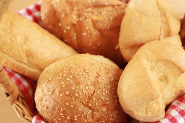 Farklı taze ekmek somunları