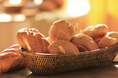 Farklı taze ekmek çeşitleri 