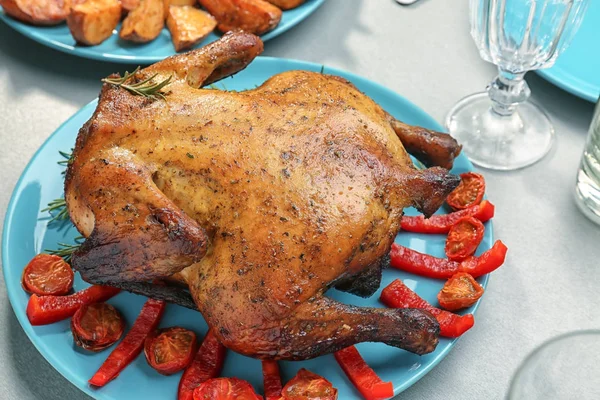 Lata de cerveza asada pollo —  Fotos de Stock