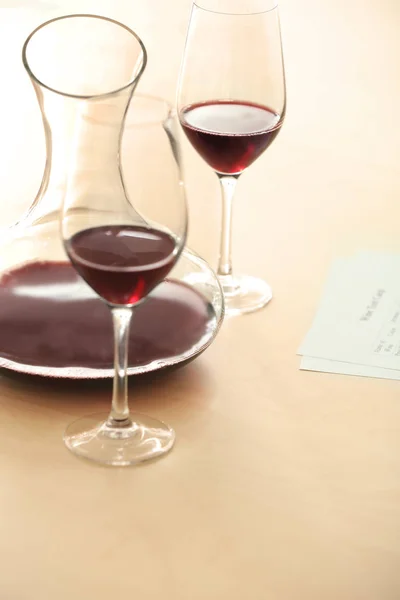 Оценочное красное вино — стоковое фото