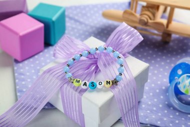 Bebek Adı Mason ile bilezik