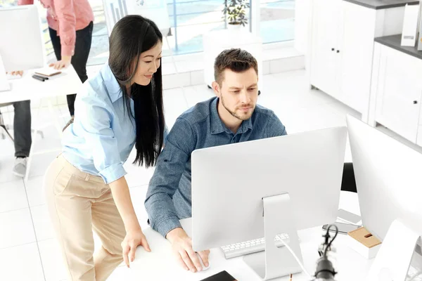 Young programmers working in office — Stock Photo, Image