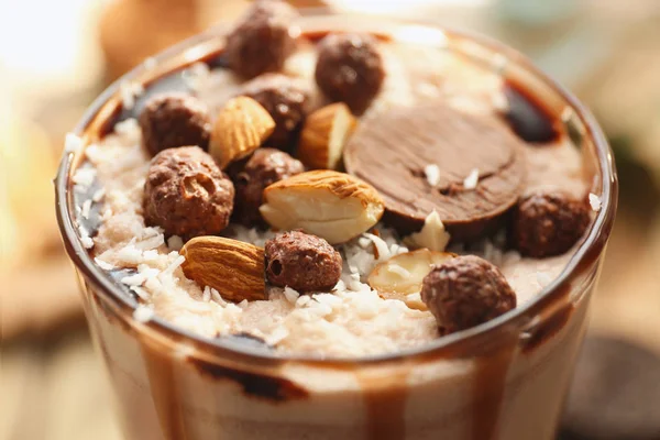 Стакан вкусного какао-напитка — стоковое фото