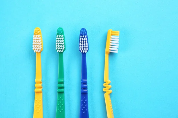 Conjunto de quatro escovas de dentes — Fotografia de Stock