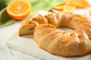 Narenciye pasta dilimlenmiş