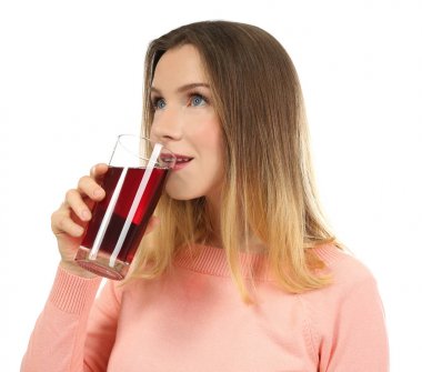 Güzel bir kadın içki taze