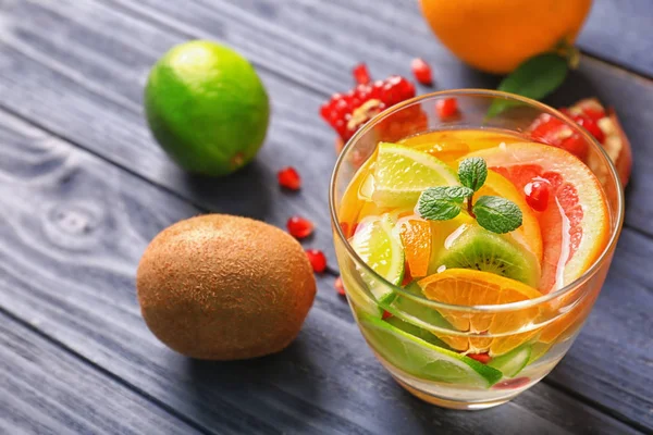 Osvěžující koktejl a citrusových plodů — Stock fotografie