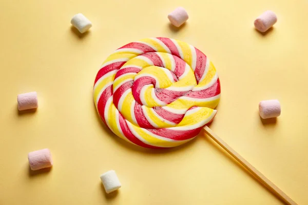 Renkli lezzetli lolipop — Stok fotoğraf