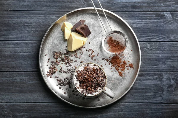 Xícara de cacau e chocolate peças — Fotografia de Stock