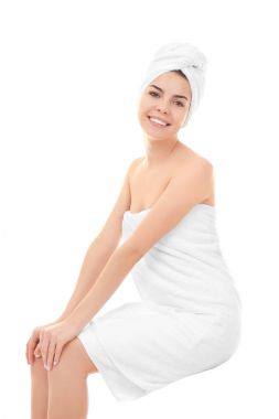 Duş sonra genç bir kadın