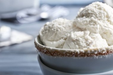 Hindistan cevizi dondurma topları