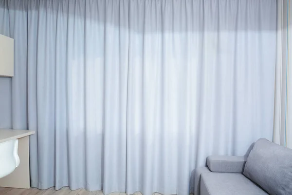 창과 아름 다운 커튼 — 스톡 사진
