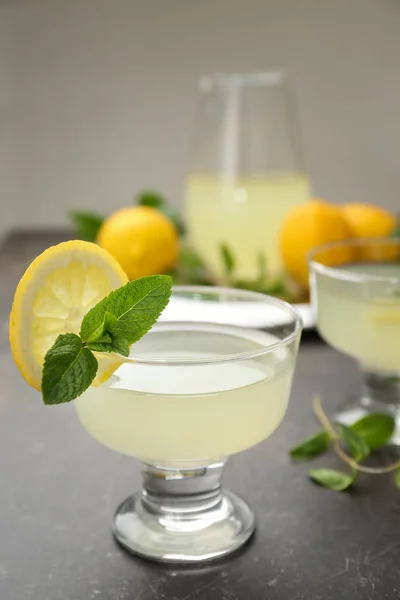 Zitronensaft mit Minze — Stockfoto