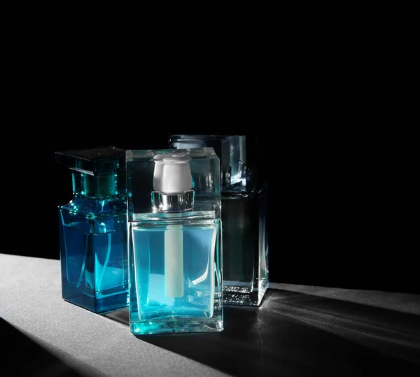現代の男性香水のボトル — ストック写真
