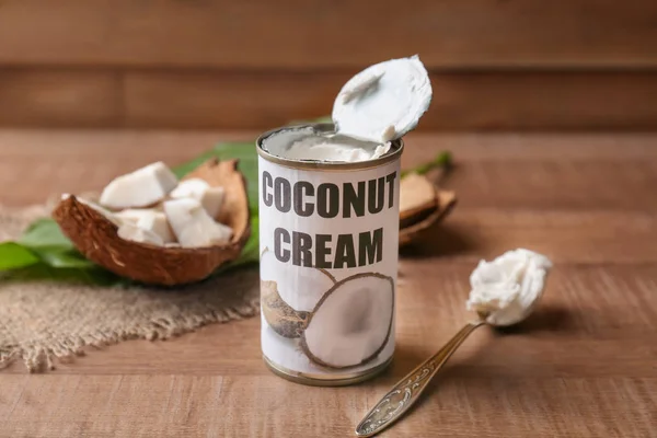 Tasty coconut cream — Stock Photo, Image