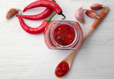 Lezzetli biber sosu ile kompozisyon