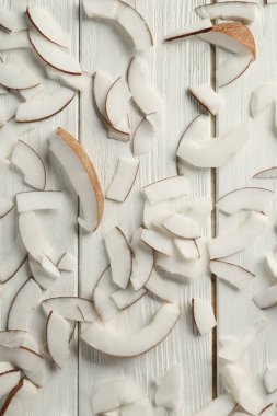 Dilimlenmiş Hindistan cevizi parçaları