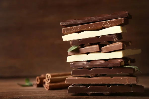 Pila de barras de chocolate — Foto de Stock