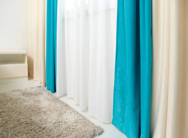 Habitación con hermosas cortinas — Foto de Stock