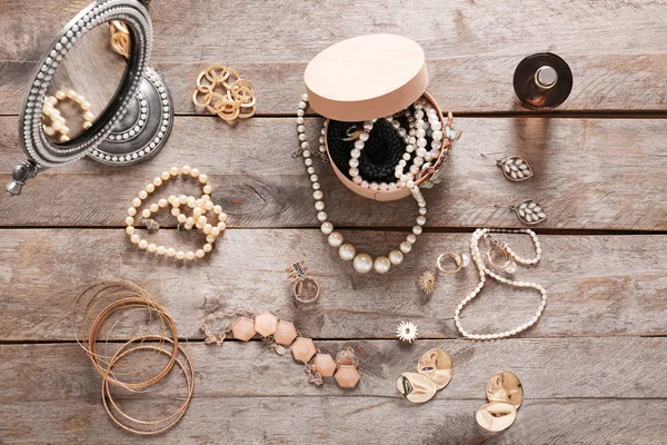 Sieraden accessoires in doos — Stockfoto