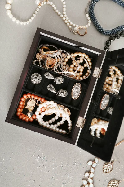 Κοσμήματα Αξεσουάρ στο κουτί — Φωτογραφία Αρχείου
