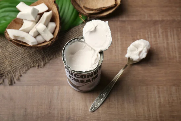 Tasty coconut cream — Stock Photo, Image