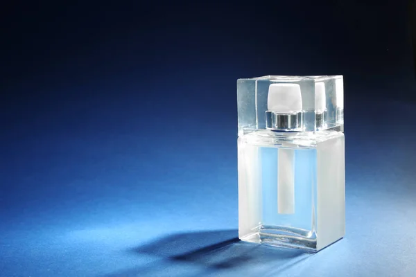 Üveg modern férfi parfüm — Stock Fotó