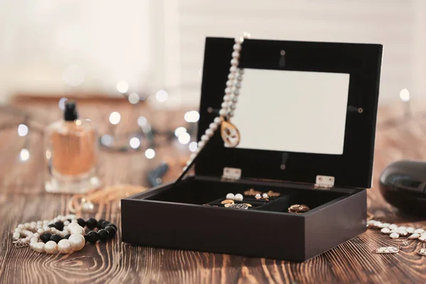 Accessori gioielli in scatola — Foto Stock