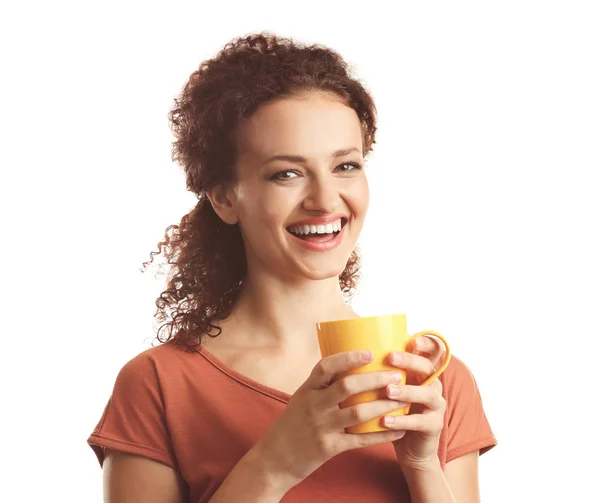 Jeune femme tenant une tasse de café — Photo