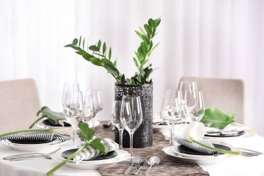 Akşam yemeği için sofra 