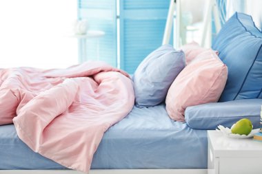 Modern ışık yatak odası 