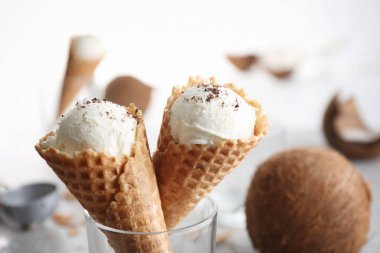 Gözleme külah dondurma topları ile