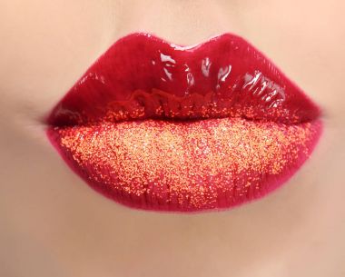 genç kadının dudakları