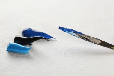 Palet Bıçağı kağıt üzerinde boya ile