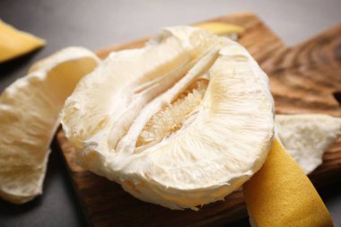 Soyulmuş sarı pomelo meyve, yakın çekim