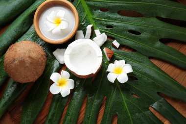 Hindistan cevizi sütü ile kompozisyon