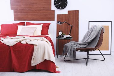 Bordo yatak takımları ile rahat yatak 