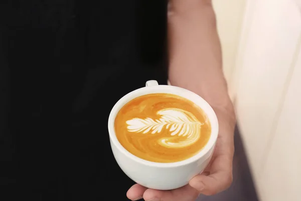 Hombre con taza de café — Foto de Stock