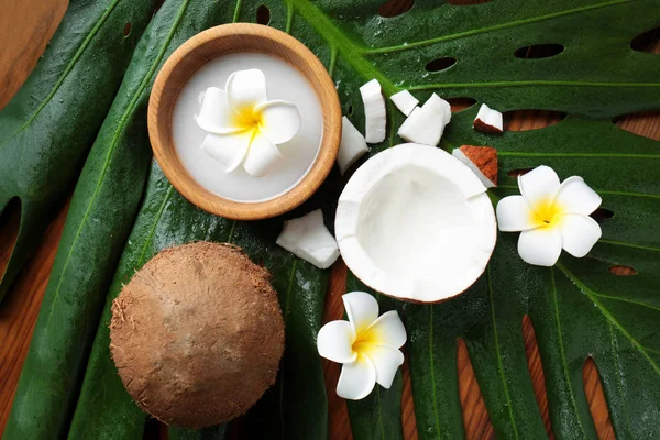 Composizione con latte di cocco — Foto Stock