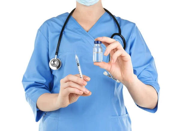 Enfermera con jeringa y medicamento —  Fotos de Stock