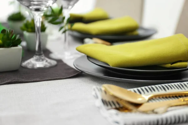 Fijación de mesa festiva — Foto de Stock
