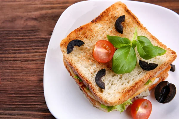Смачний бутерброд з сиром — стокове фото