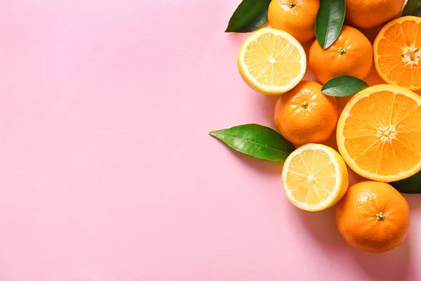 Juicy composition of tropical fruits — Stock Photo, Image